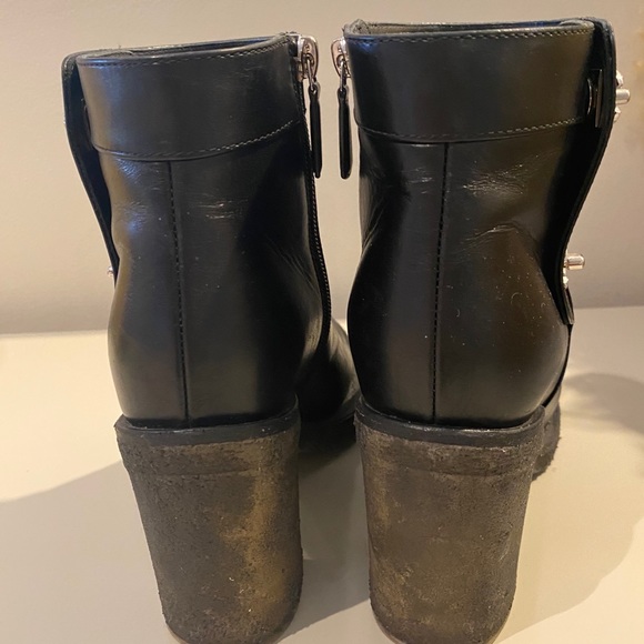 Classic Chanel CC lock bootie - Picture 2 of 9